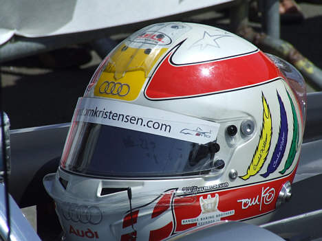 Tom Kristensen's hjælm lå på sidekassen af Audi'en.
(Foto: Claude Foubert - Endurance-Info.com)